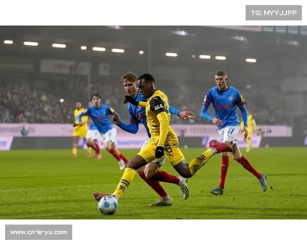 德甲保级附加赛席位竞争激烈，五队分差仅剩3分