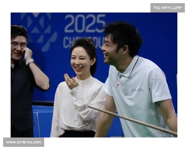 潘晓婷表演赛一杆将2025变成2026,精湛球技引网友赞叹